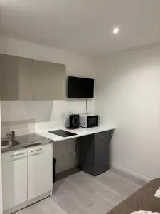 La Cigalière 2 charmant T2 avec terrasse dans villa - 索利耶蓬