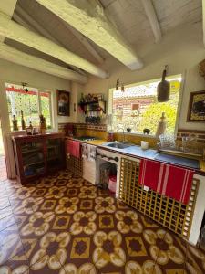 Madrigal or red finquita