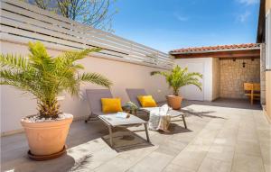 2 Bedroom Lovely Home In Musalez