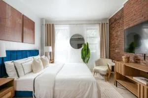 501-2FW Gorgeous Upper East Side Studio - Steinway