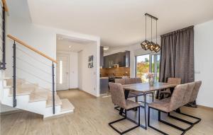 Nice Home In Linardici With Wifi