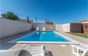 Three-Bedroom Holiday Home In Galovac