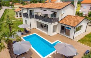 Awesome Home In Drazice With Wifi 