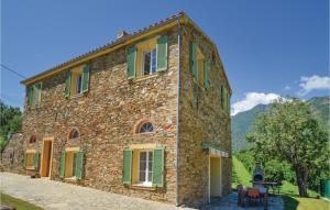 Maisons de vacances Awesome Home In Santa Maria Poggio : photos des chambres