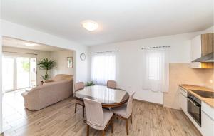 Amazing Apartment In Kastel Stari