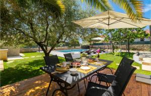 2 Bedroom Amazing Home In Galizana