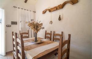 Gorgeous Home In El Colmenar With Wifi