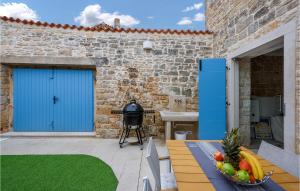 1 Bedroom Awesome Home In Svetvincenat