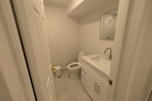 Elegant & Stylish Apartments with Private Entrance & Parking