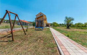 4 Bedroom Stunning Home In Polaca 