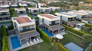 ÖZEL HAVUZLU Müstakil LÜKS VILLA - 奥兹德雷