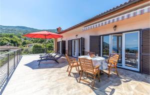 Cozy Apartment In Lovran With Kitchen