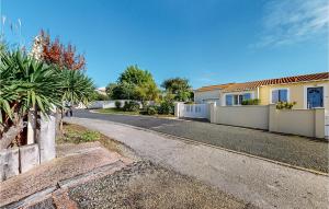 Maisons de vacances Beautiful Home In Royan With Wifi : photos des chambres