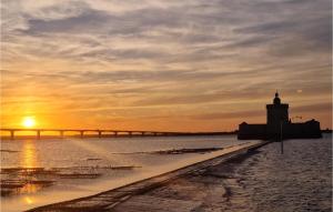 Maisons de vacances Beautiful Home In Royan With Wifi : photos des chambres