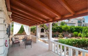 5 Bedroom Nice Home In Postira