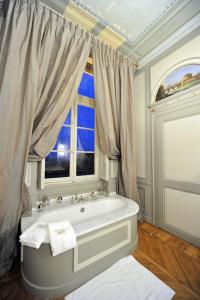 B&B / Chambres d'hotes Chateau de Saint Trys : photos des chambres