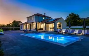 Awesome Home In Sibenik With Wifi - Rupići