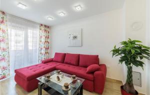 2 Bedroom Gorgeous Apartment In Pula