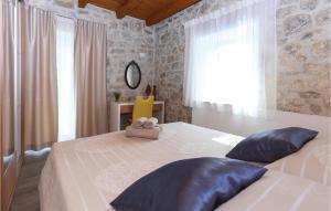 Three-Bedroom Holiday Home In Gata