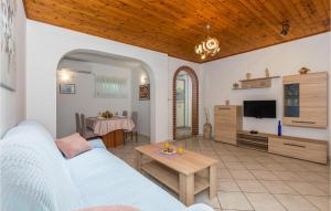 Pet Friendly Apartment In Zambratija 