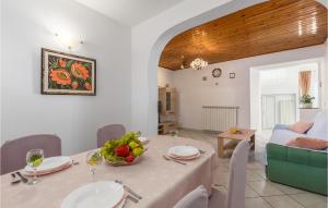 Pet Friendly Apartment In Zambratija