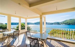 Cozy Apartment In Zaton Mali With Wifi