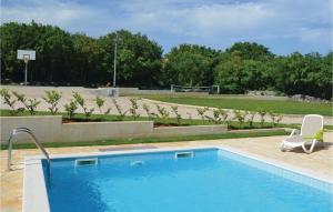 4 Bedroom Beautiful Home In Kunj