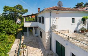 Stunning Apartment In Postira With Wifi