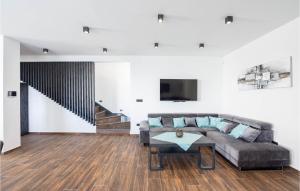 Awesome Home In Jarebinjak 