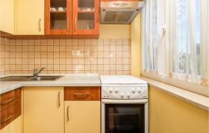 1 Bedroom Amazing Apartment In Lovran