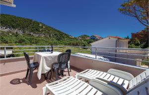 1 Bedroom Beautiful Apartment In Barbat