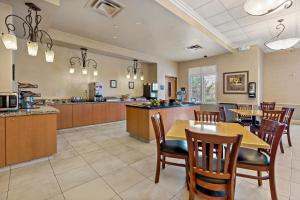 The Inn at Charles Town Hollywood Casino