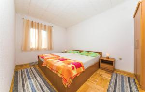 Two-Bedroom Apartment In Rogoznica