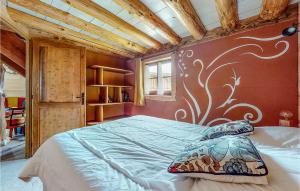 Maisons de vacances Cozy Home In Les Fosses With Kitchen : photos des chambres