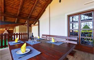 2 Bedroom Beautiful Home In Beslinec