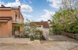 Nice Apartment In Lovran With Wifi