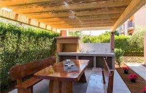 Stunning Apartment In Galizana