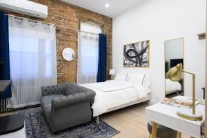 62-2B New Studio Prime UES W&D in unit