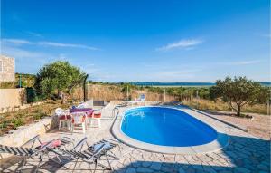 Two-Bedroom Holiday Home In Vrana