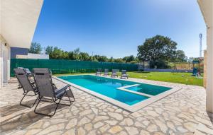 4 Bedroom Beautiful Home In Jursici