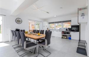 4 Bedroom Beautiful Home In Jursici 