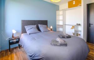 Maisons de vacances Lovely Home In Cleon D'andran : photos des chambres