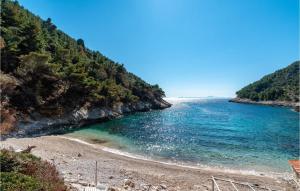 4 Bedroom Awesome Home In Pupnat