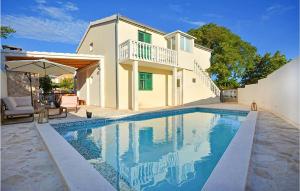 3 Bedroom Amazing Home In Pozorac