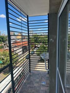 Monoambiente con balcon tercer piso al frente x ascensor