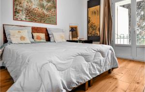 Maisons de vacances Amazing Home In Sernhac With Wifi : photos des chambres