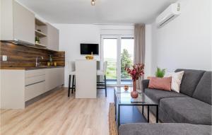 1 Bedroom Awesome Apartment In Rovinj 