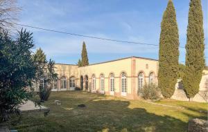 Maisons de vacances Awesome Home In Saint-Ambroix : photos des chambres