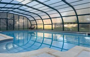 Maisons de vacances Awesome Home In Saint-Ambroix : photos des chambres