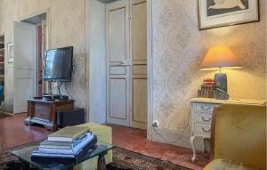 Maisons de vacances Awesome Home In Saint-Ambroix : photos des chambres